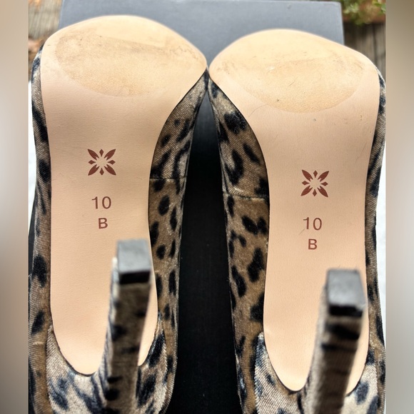 BCBGeneration Animal Print Stiletto Pump
Size 10B (medium width) - Picture 11 of 11